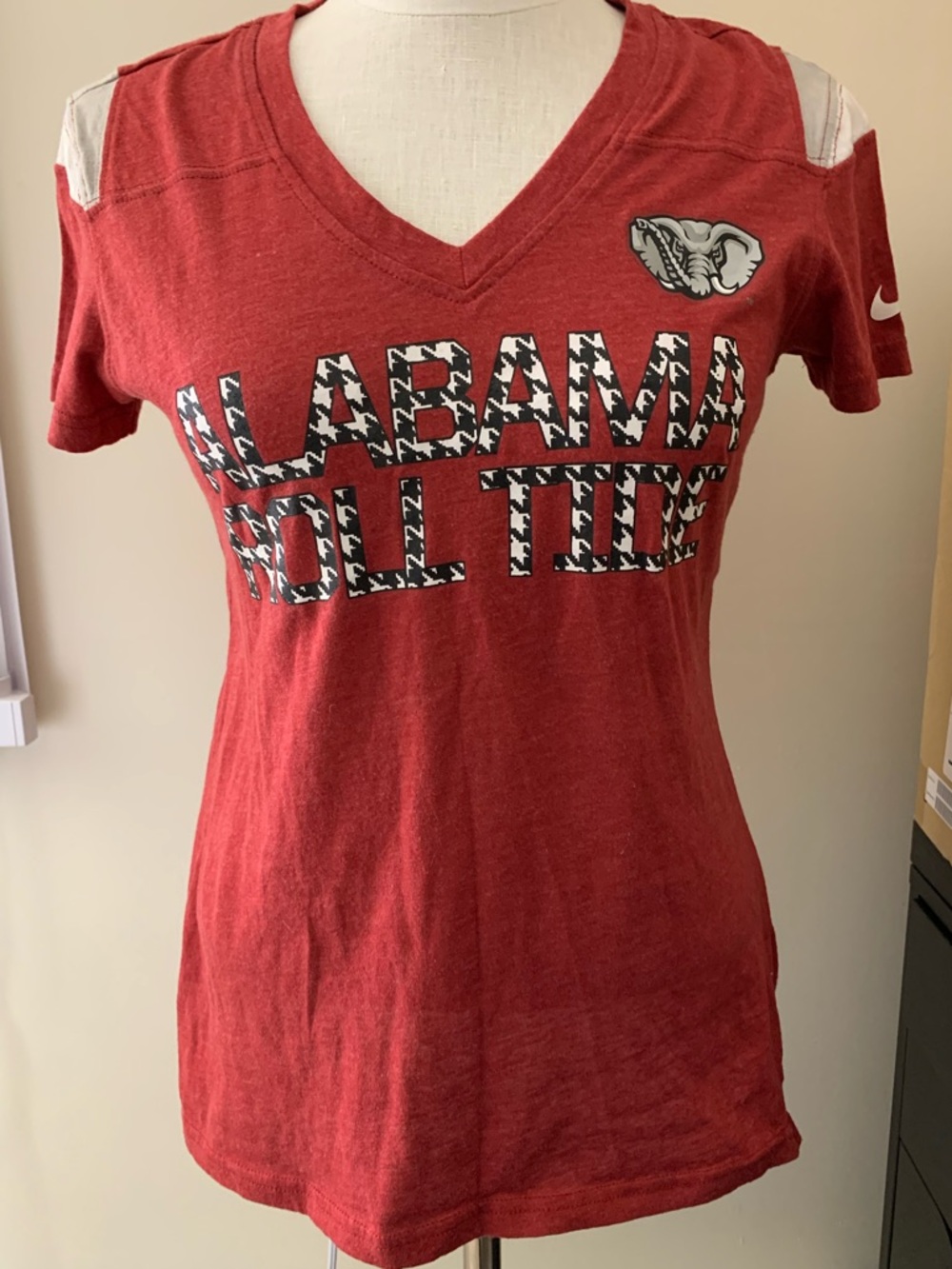 Nike Women's Crimson V-Neck 'Alabama Roll Tide' Tee with Houndstooth medium